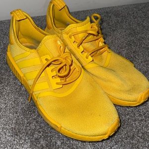 Adidas grand court tennis shoes